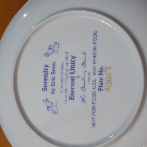 The Danbury Mint Plate Eternal Unity Collection - Picture 2 of 2